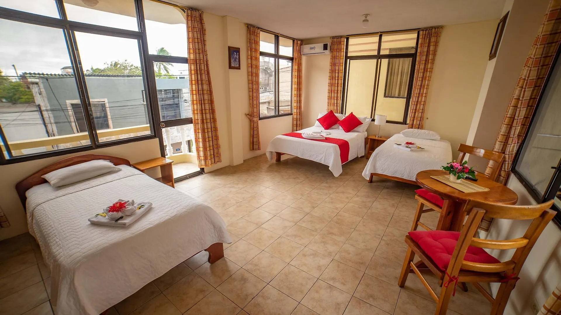 Hotel Red Booby Puerto Ayora