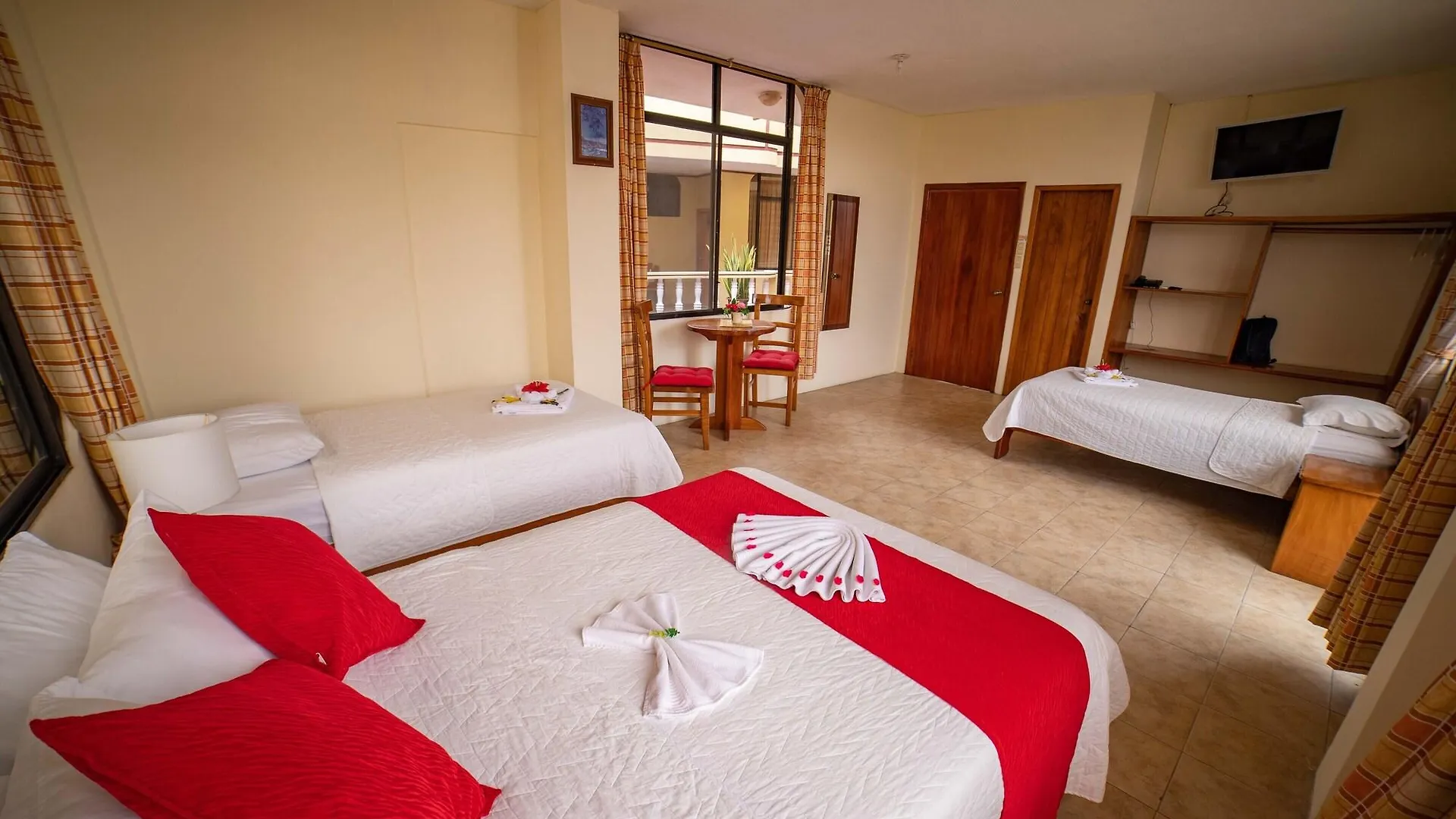 Hotel Red Booby Puerto Ayora  Ecuador