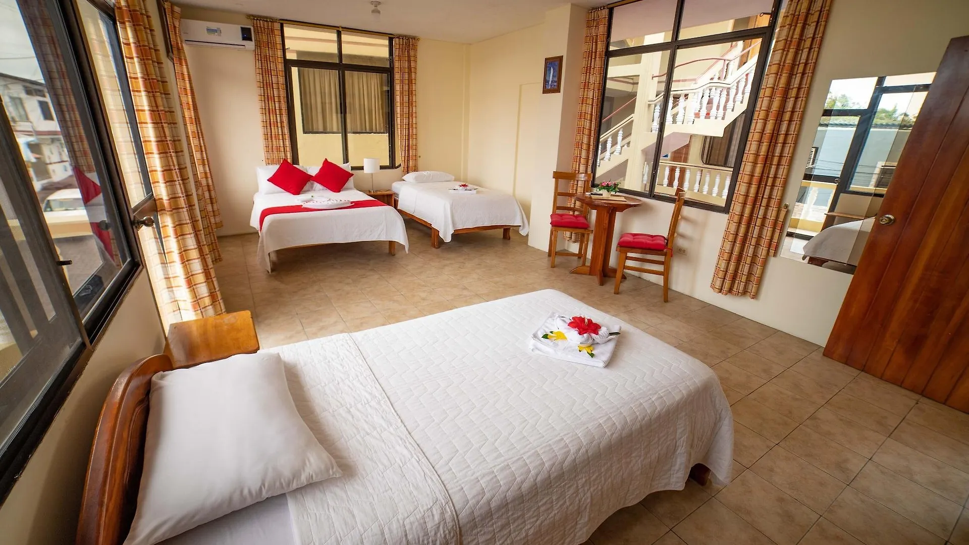 Hotel Red Booby Puerto Ayora  2*, Puerto Ayora (Galapagos Islands)