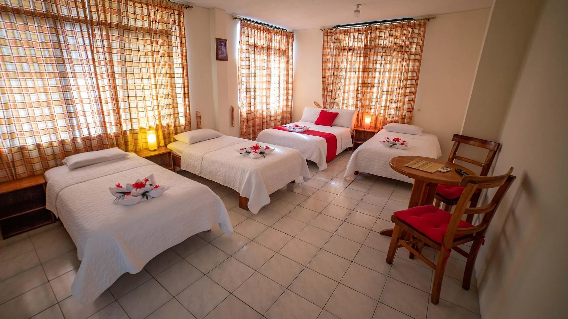 Hotel Red Booby Puerto Ayora  2*, Puerto Ayora (Galapagos Islands)
